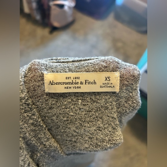 Abercrombie and fitch Gray Knit Sweater open shoulder long sleeve - Picture 4 of 4
